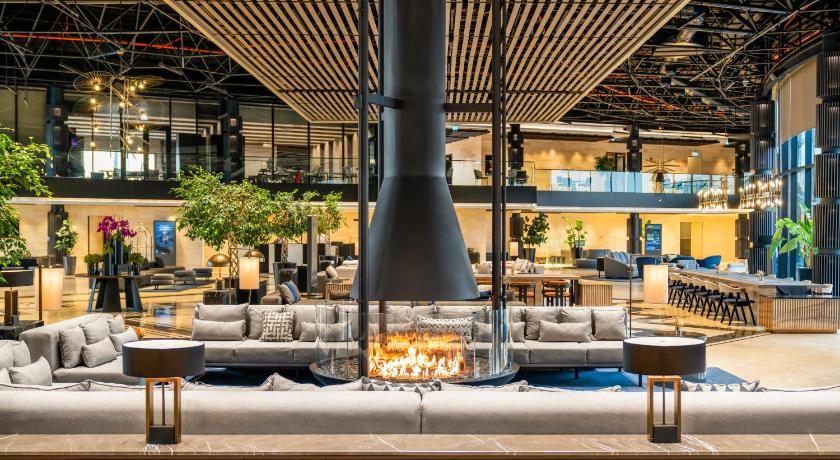 Crowne Plaza Istanbul Tuzla Viaport Marina photo