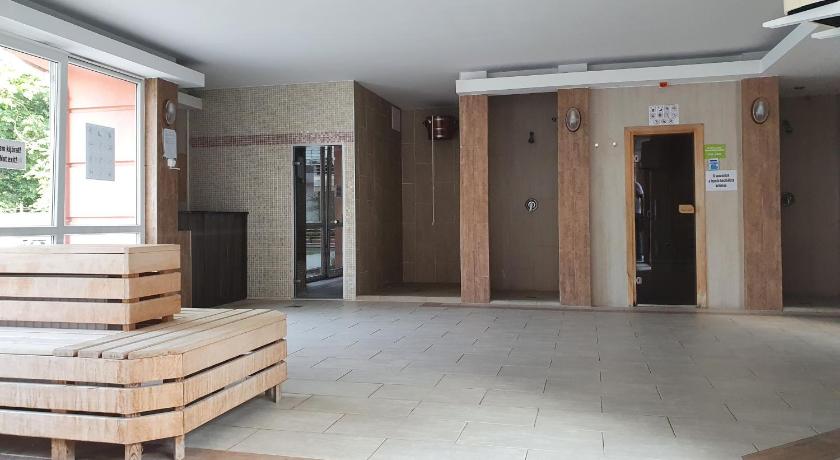 Panorama Wellness Apartman Hotel - image 37