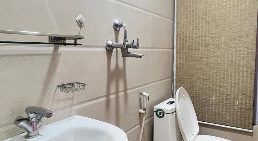 Image of Family Room with Private Bathroom 7