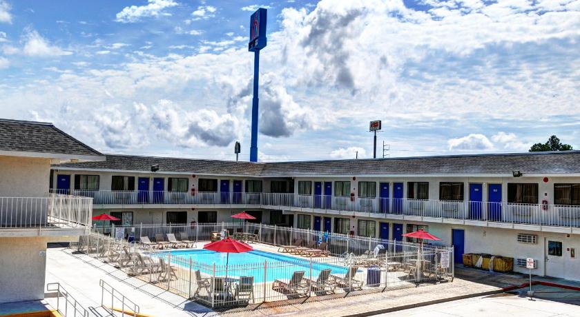 Motel 6-Slidell, LA - New Orleans