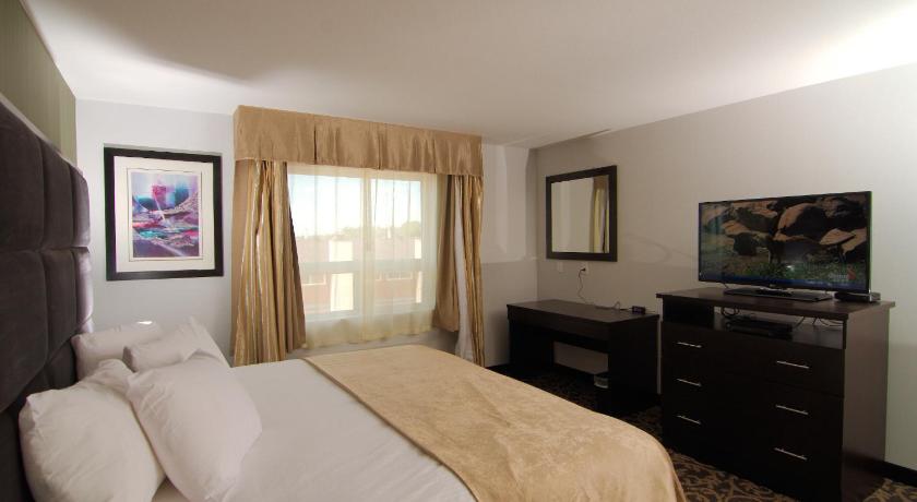 Paradise Inn and Suites Redwater