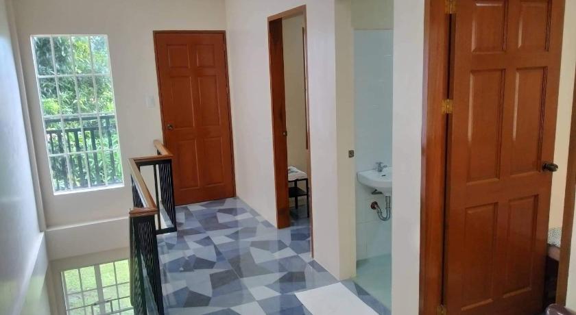 MAYA HOMES VALENCIA photo
