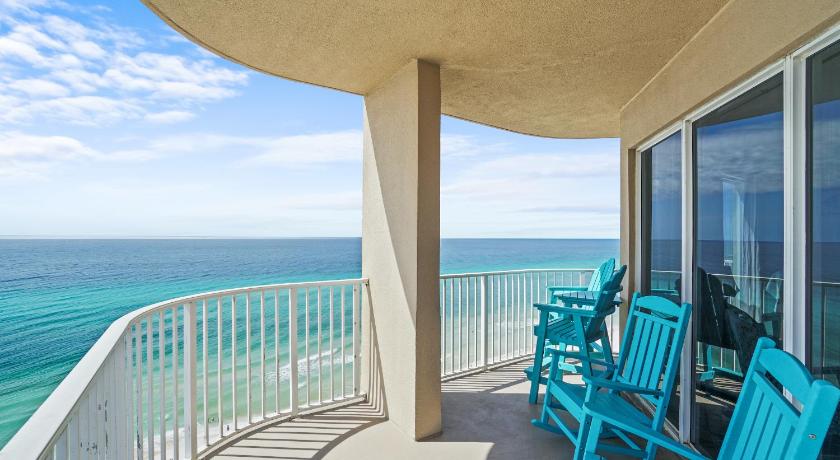 Image of Apartment with Sea View 1