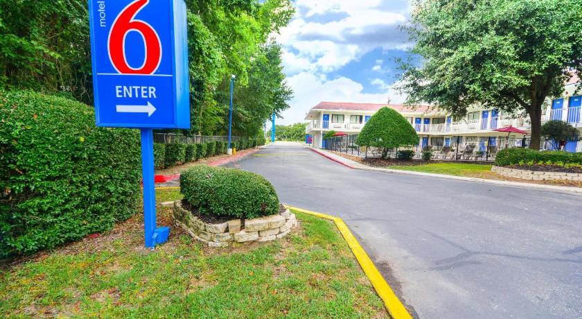 Motel 6-Huntsville, TX