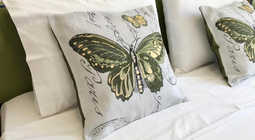 Sublime Olive Bedroom - 12
