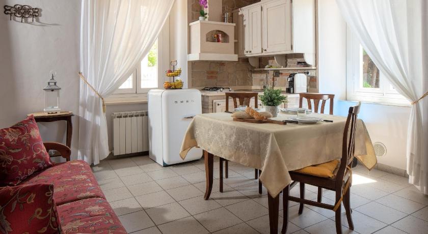 아시시 Residence Serena 5성급 게스트하우스 수영장