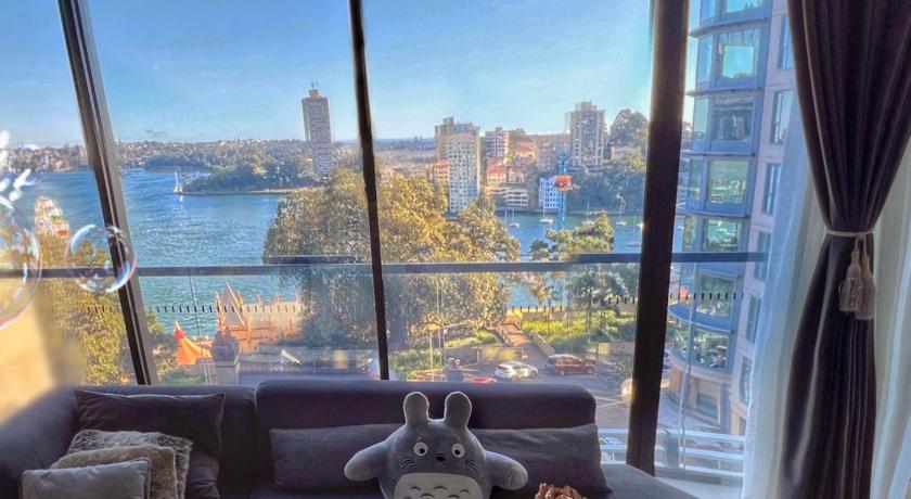 Luxurious 2 bed apartments Lavender Bay view - image 9