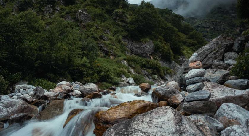 Odyssey Stays Ghangaria - 9Kms Trek from Pulna, Govindghat photo