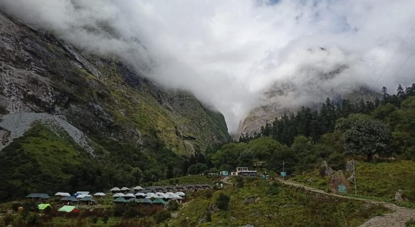 Odyssey Stays Ghangaria - 9Kms Trek from Pulna, Govindghat photo