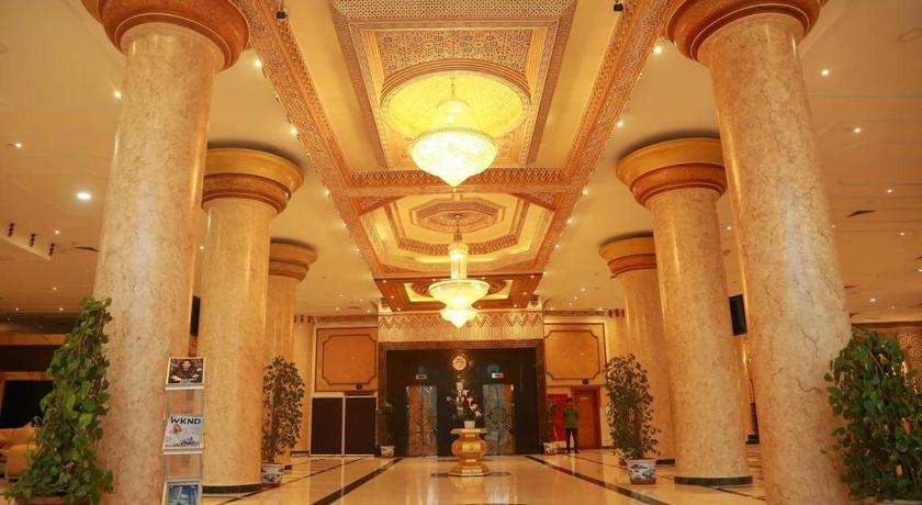 아지만 크라운 팰리스 호텔 앤 스위트 아지만 (Crown Palace Hotel and Suites Ajman) 4성급 호텔 외관