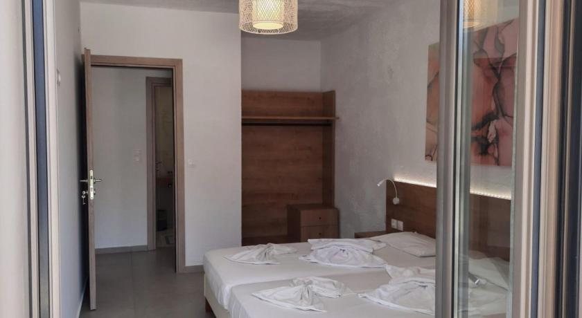 Image of Family Room 8
