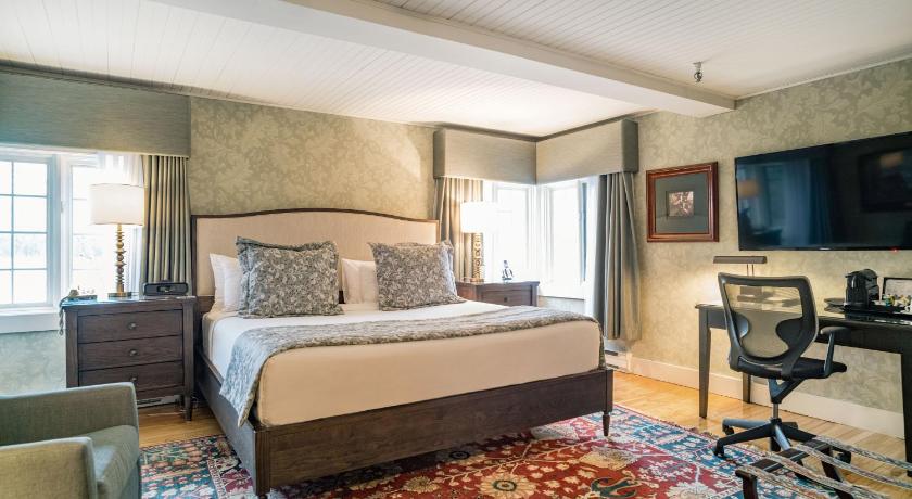 Image of Classic Room with Lake View 1