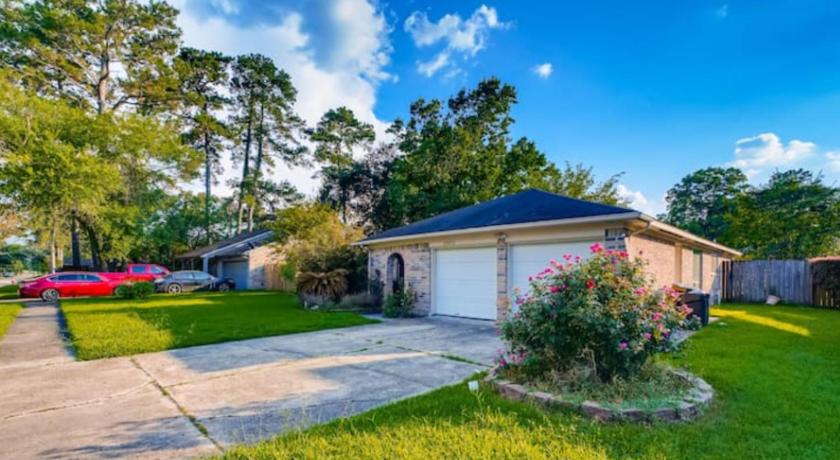 Spacious 2,008 SqFt Beautiful Home in Humble — Hotel in Houston (TX)