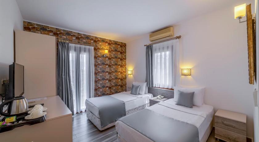 Queen Boutique Hotel photo