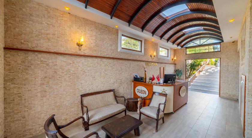 Queen Boutique Hotel photo