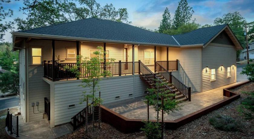 그로브랜드 (CA) New Luxury 5BR Cabin in Pine Mountain Lake! 1 Minute to Beach! Massage Chair! Close to Yosemite! Per 5성급 숙소 수영장