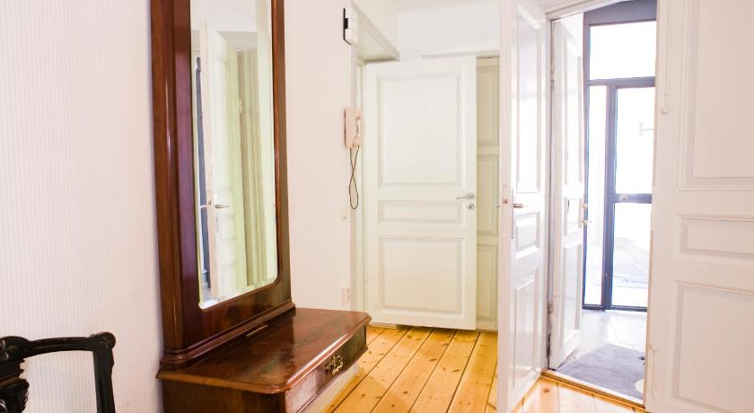 Image of One-Bedroom Apartment 11
