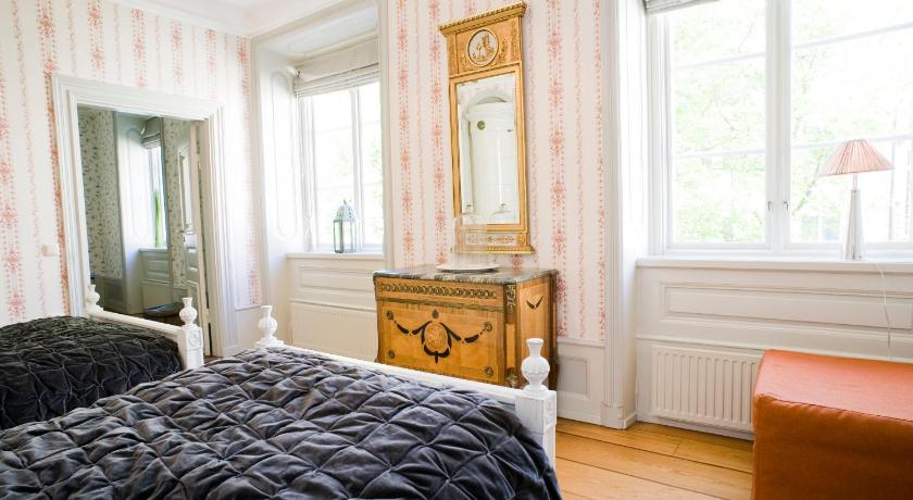 Image of One-Bedroom Apartment 7