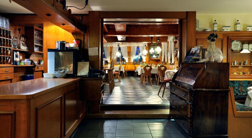 Hotel Zum Backer photo