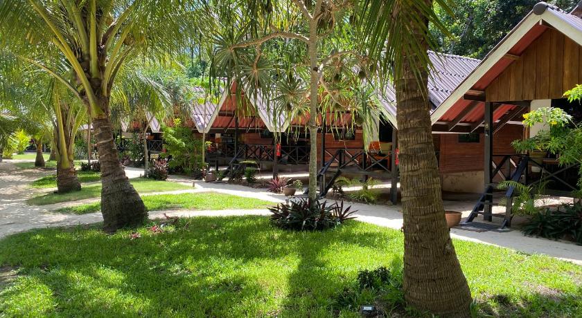 Image of Wooden Bungalow with Garden View 1