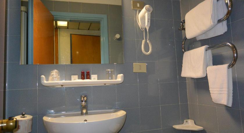 Image of Single Room 6