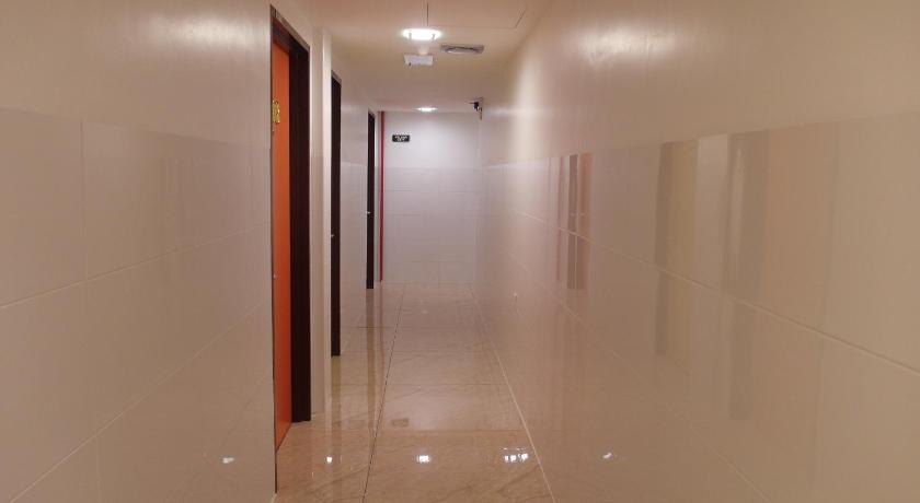 Comfort Two Hotel - image 7