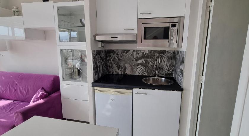 Immagine di Appartamento con Terrazza (Apartment with Terrace) 12