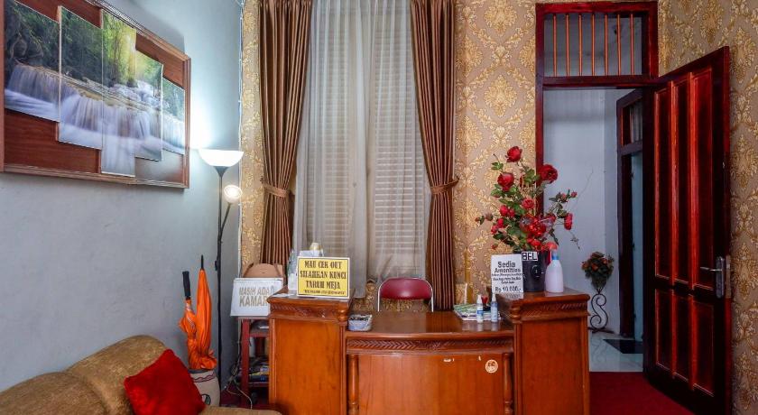 RedDoorz @ Golden Inn Tugu Yogyakarta - image 7