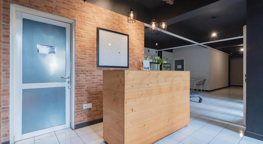 RedDoorz near Exit Toll Pasteur 5 – Bandung, KY