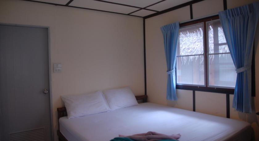 Image of Bungalow with Fan 3