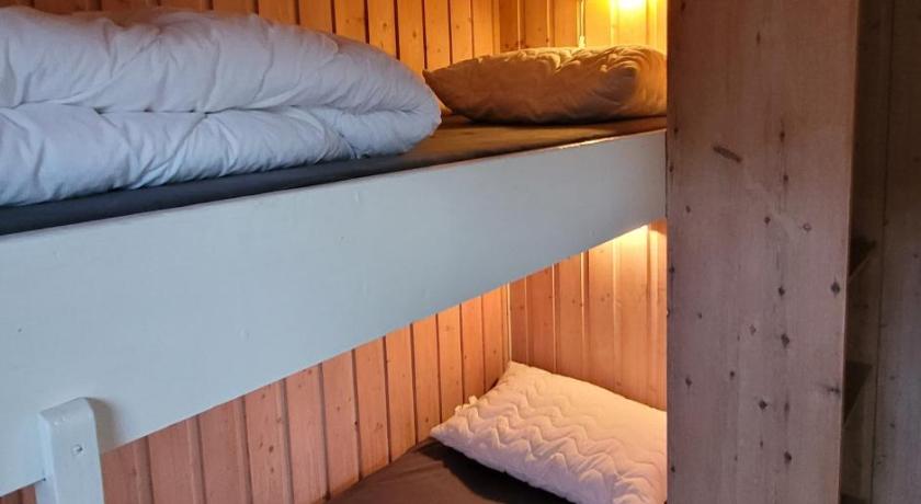 Image of Cottage with Shared Bathroom 6