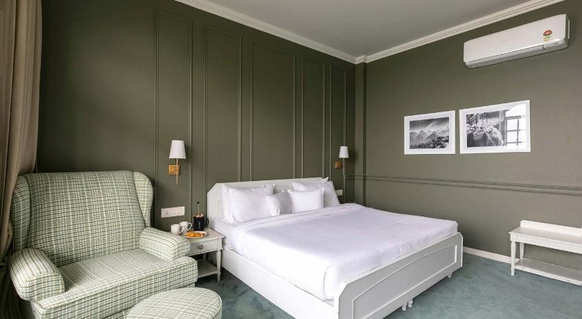 StayVista at The Mansion - Grandeur & Elegant Holiday Home photo