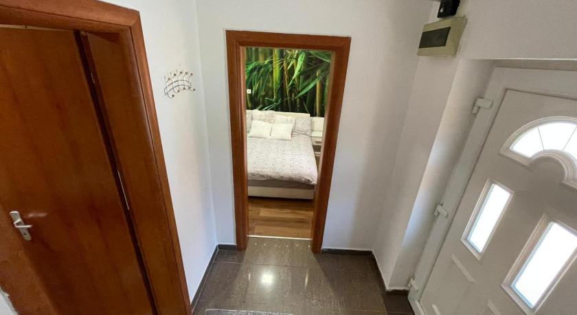 Cozy 1B Apartment Vera-self check in photo