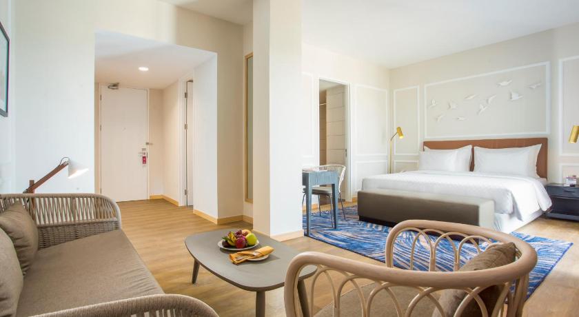 Image of Business Suite 1