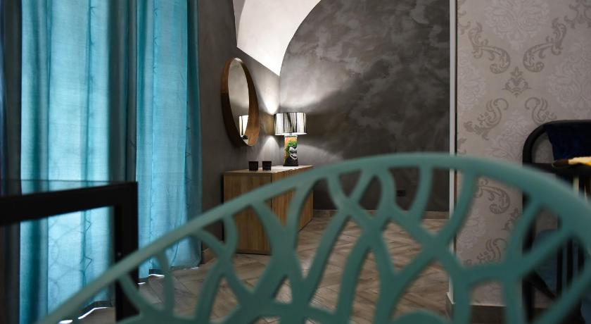 Image of Junior Suite with Balcony 9