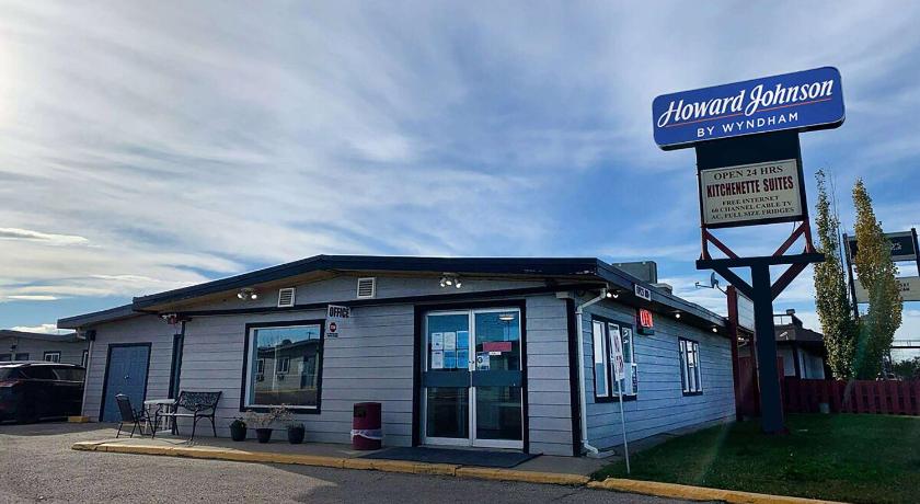 Howard Johnson by Wyndham Grande Prairie photo