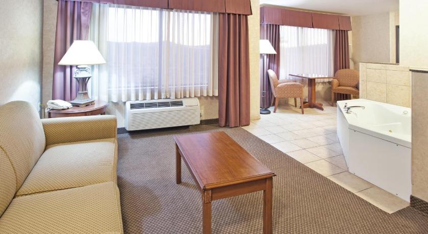 Holiday Inn Express Hotel & Suites Barstow