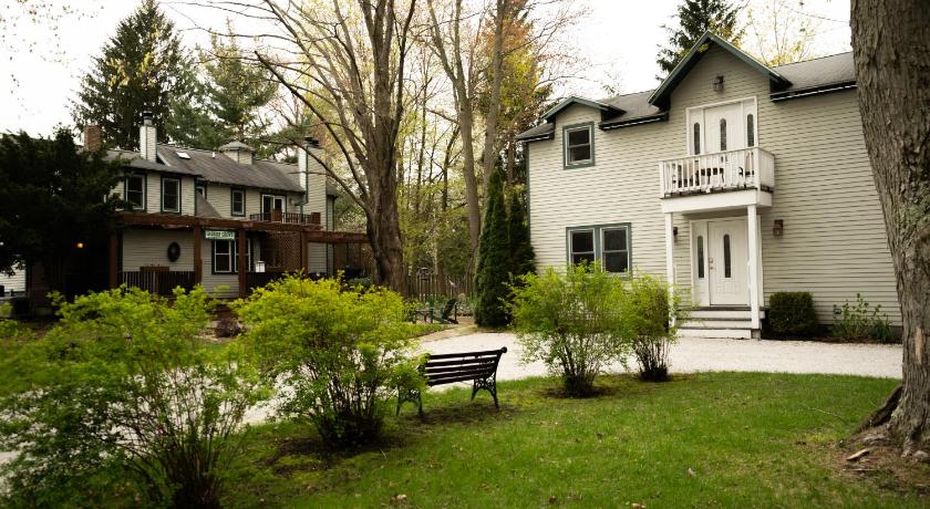 Garden Grove Inn Bed and Breakfast photo