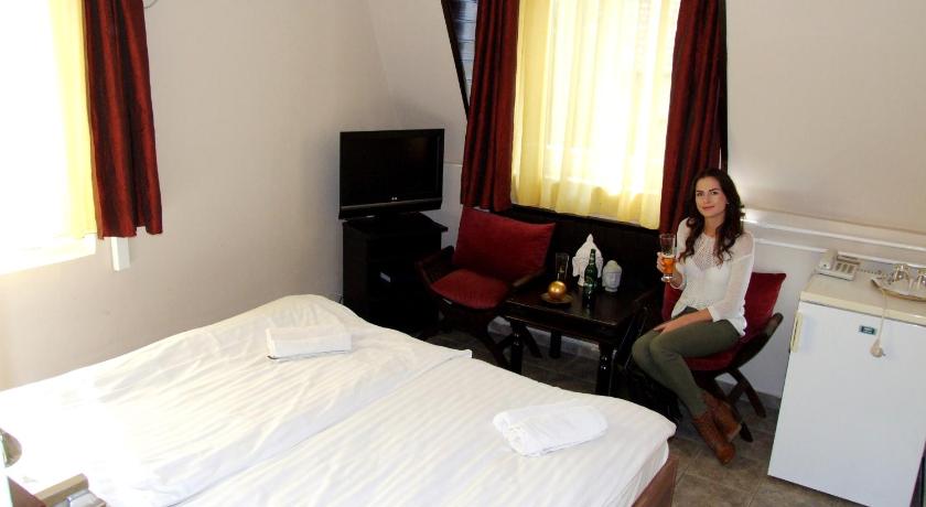 Image of Standard Double Room 3