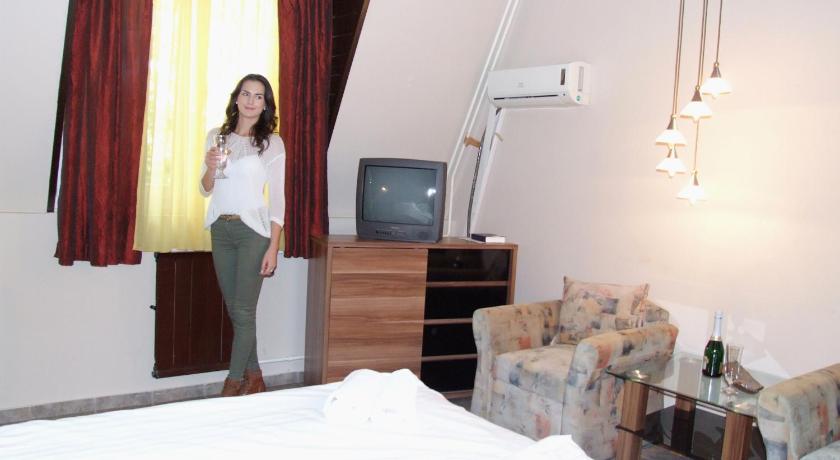 Image of Standard Triple Room 4
