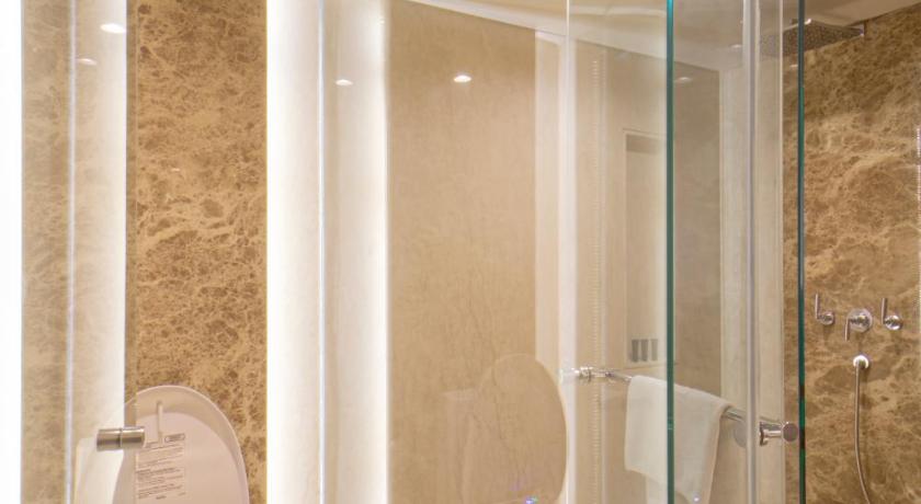 Image of Breccia Suite 12