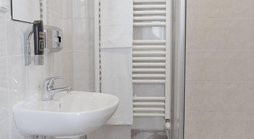 Hotel Pension Arpi photo