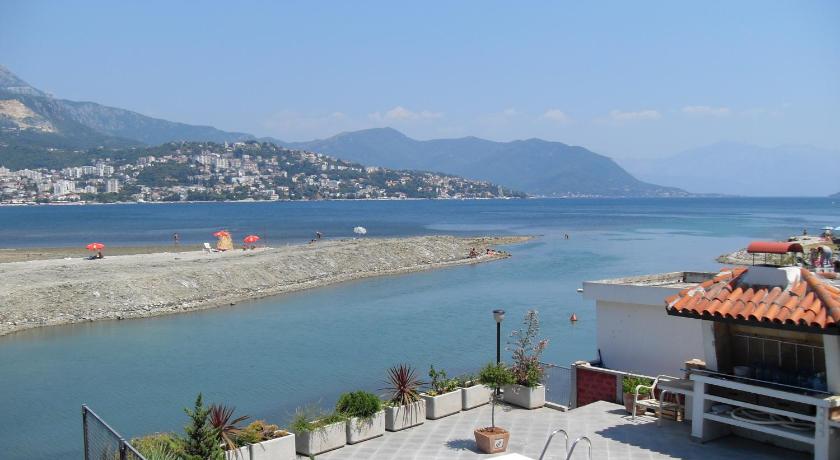 Apartments Sutorina — Hotel in Herceg Novi
