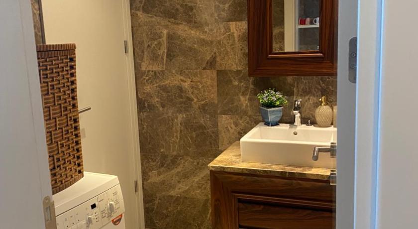 New luxuriously renovated 1+1  home in city center - image 13