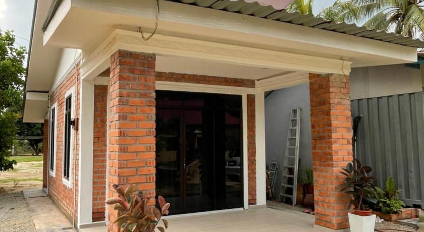 Cabin in the Woods by Abris — Hotel in Bukit Gambir