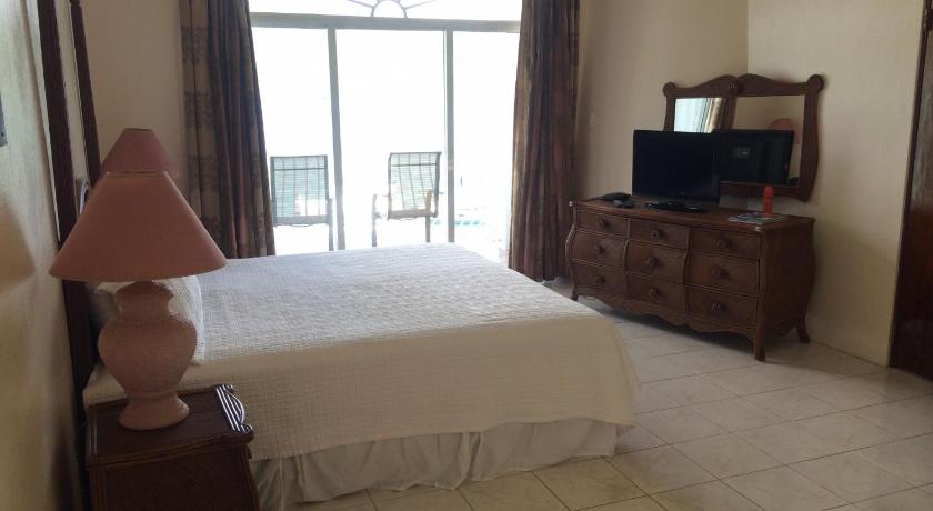 Image of King Suite with Sea View 0