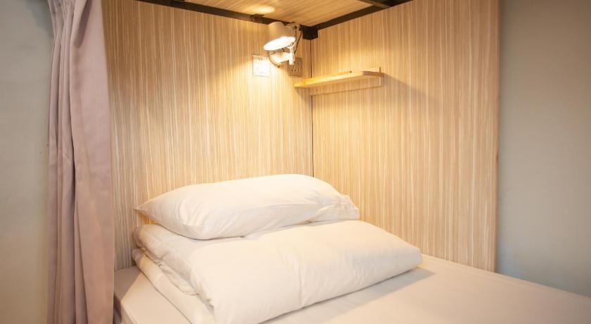 Image of 1 Person in 6-Bed Dormitory with Shared Bathroom - Female Only 17