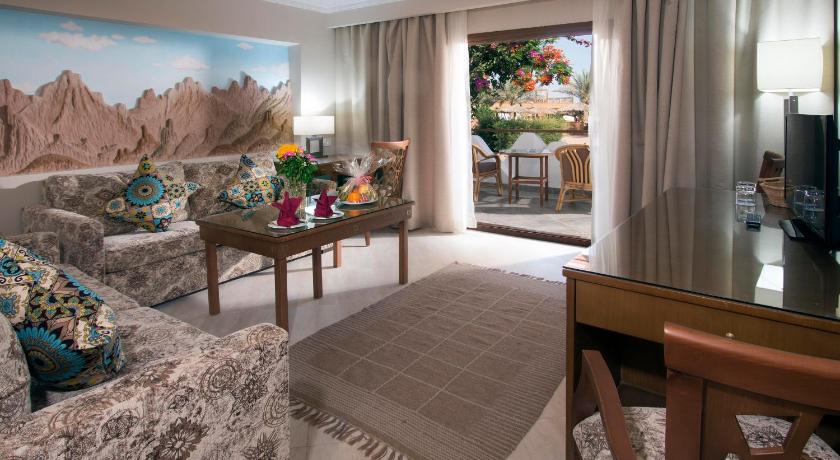 Image of Deluxe Suite Sea View 0
