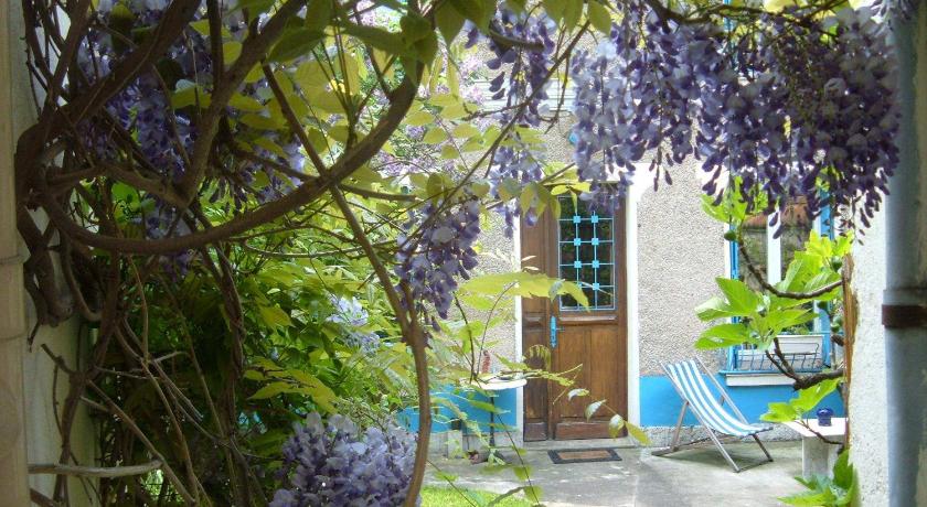 Image of Double Room with Garden View 4