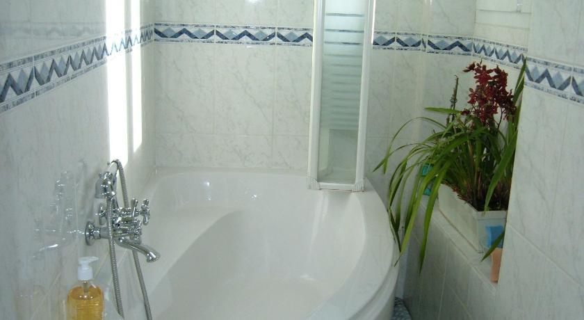 Image of Double Room with Garden View 2